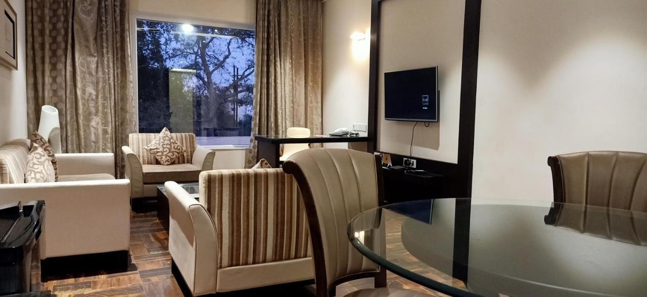 Hotel The Arindum Katni エクステリア 写真