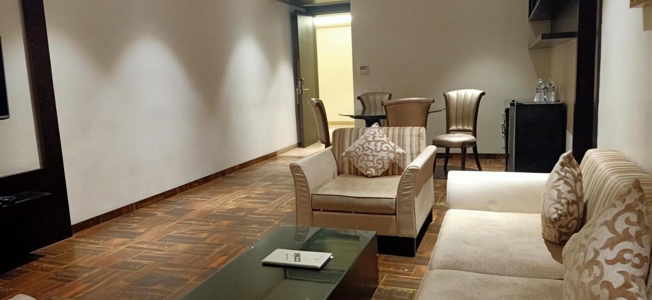 Hotel The Arindum Katni エクステリア 写真